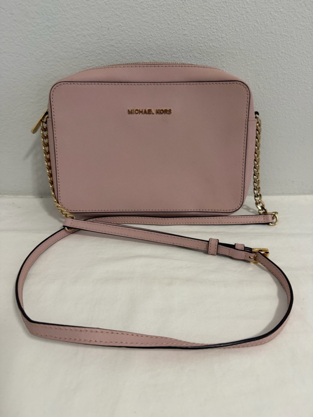 Michael Kors Jet Set large crossbody pink leather